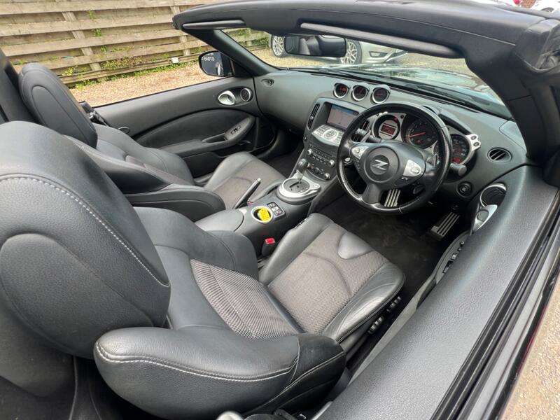 NISSAN 370Z
