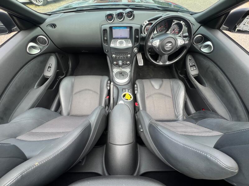 NISSAN 370Z