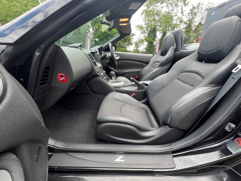 NISSAN 370Z