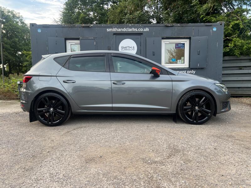SEAT LEON