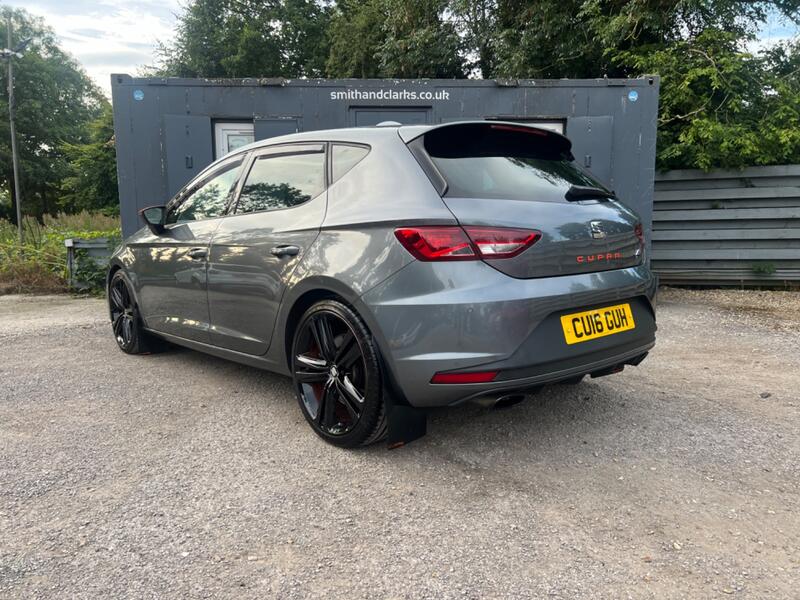 SEAT LEON
