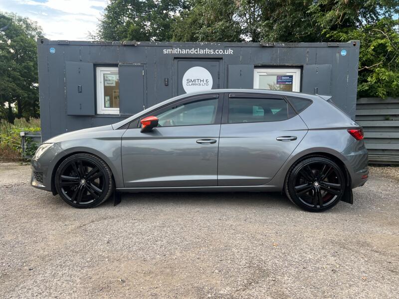 SEAT LEON