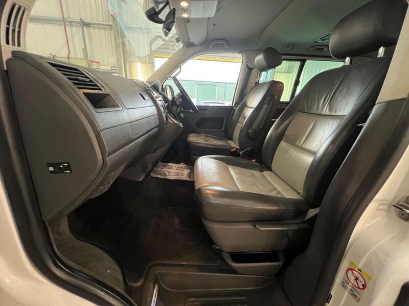 VOLKSWAGEN CARAVELLE