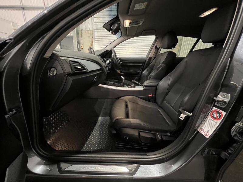 BMW 1 SERIES