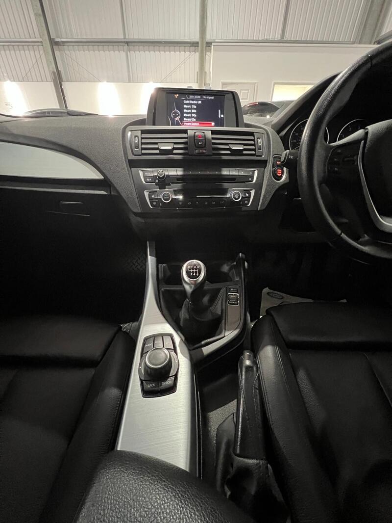 BMW 1 SERIES