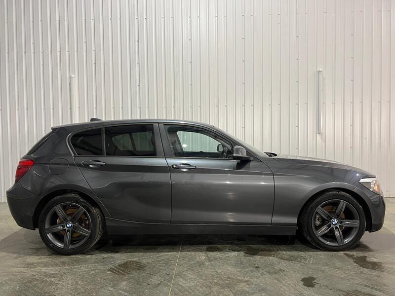 BMW 1 SERIES