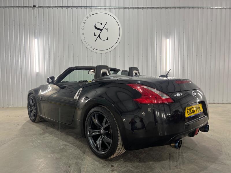 NISSAN 370Z