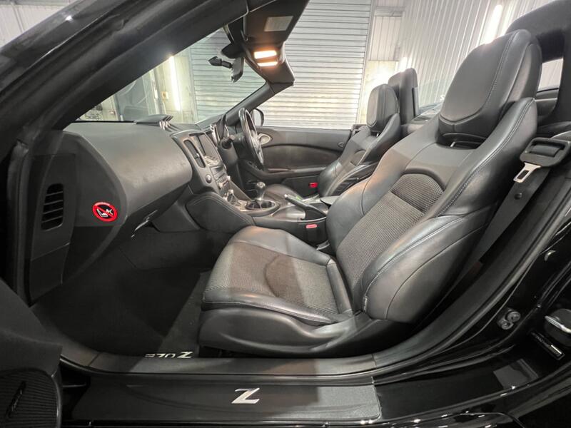 NISSAN 370Z