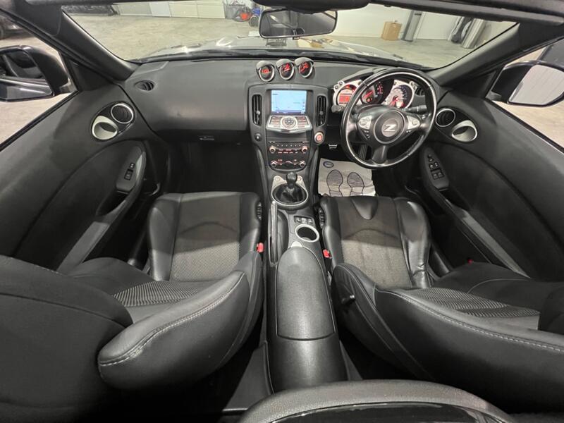 NISSAN 370Z