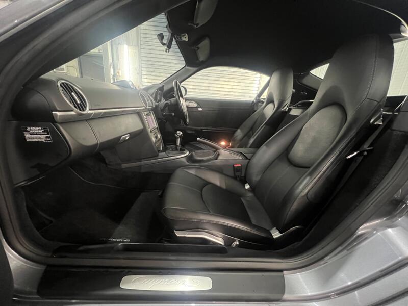 PORSCHE CAYMAN