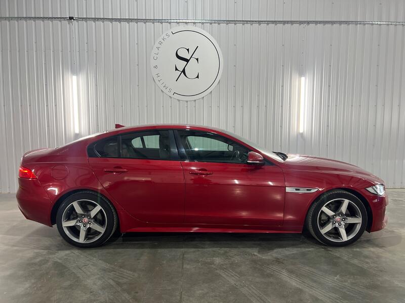 JAGUAR XE