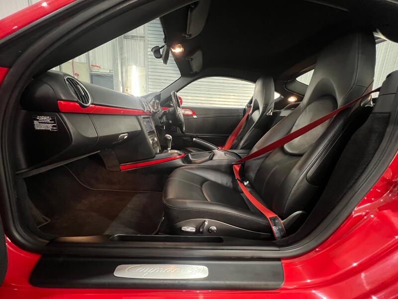 PORSCHE CAYMAN