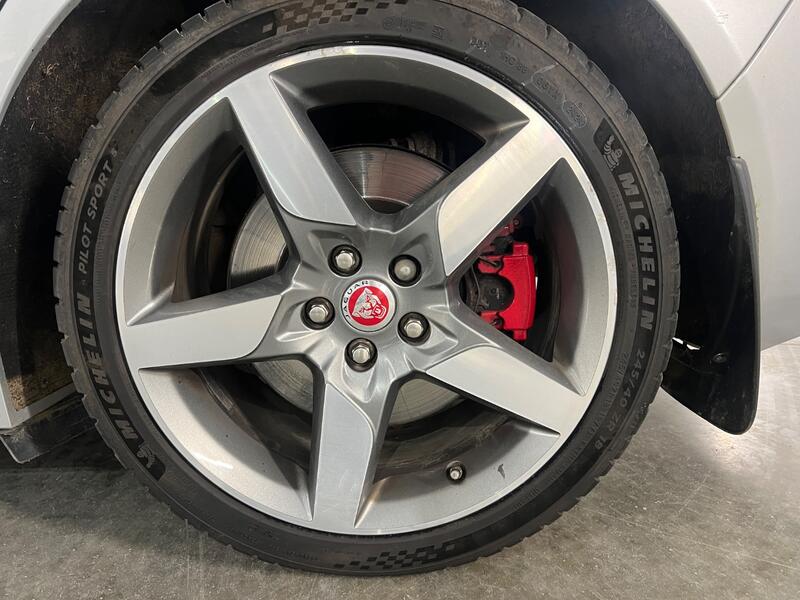 JAGUAR XE