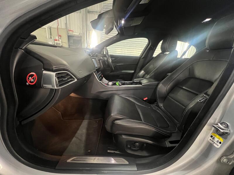 JAGUAR XE