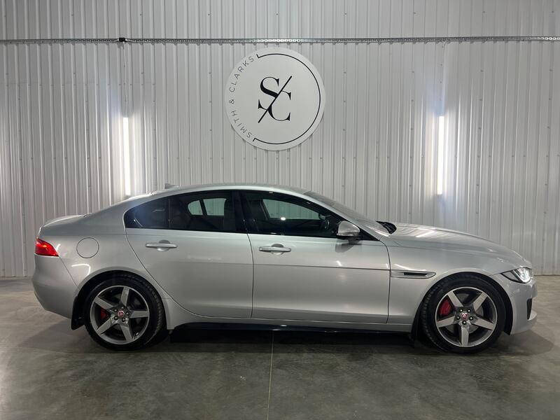 JAGUAR XE