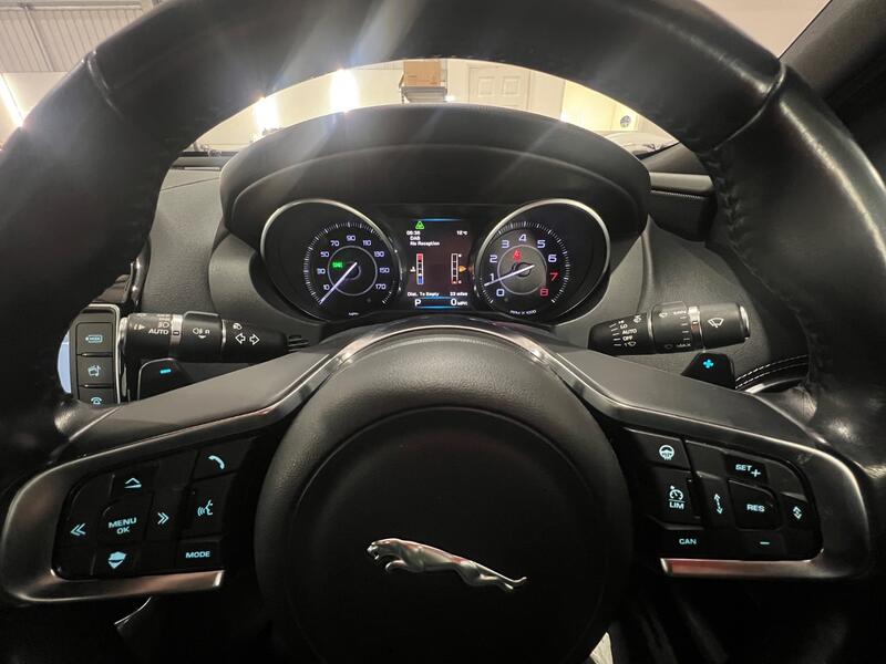 JAGUAR XE