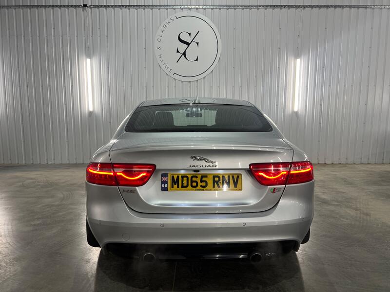 JAGUAR XE