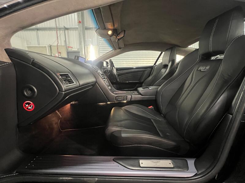 ASTON MARTIN DB9