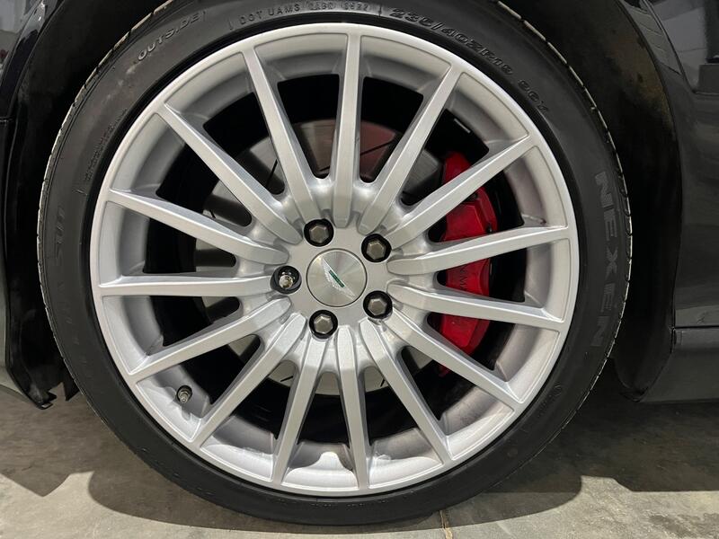 ASTON MARTIN DB9