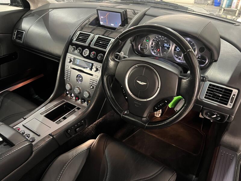 ASTON MARTIN DB9