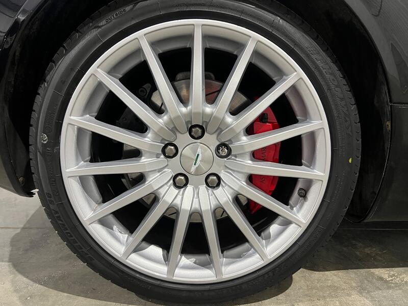 ASTON MARTIN DB9