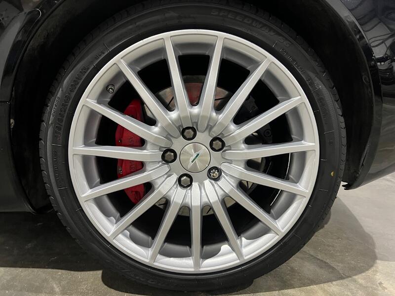 ASTON MARTIN DB9