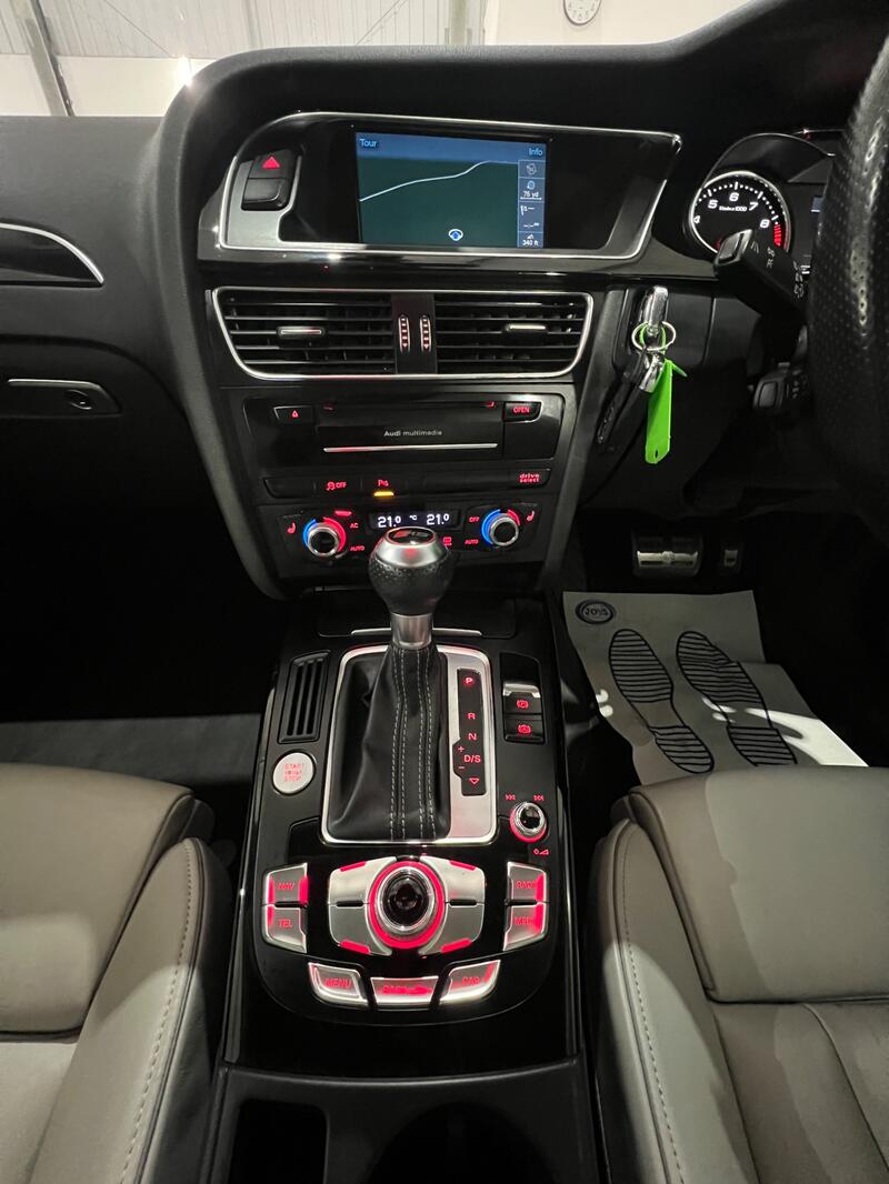 AUDI RS4