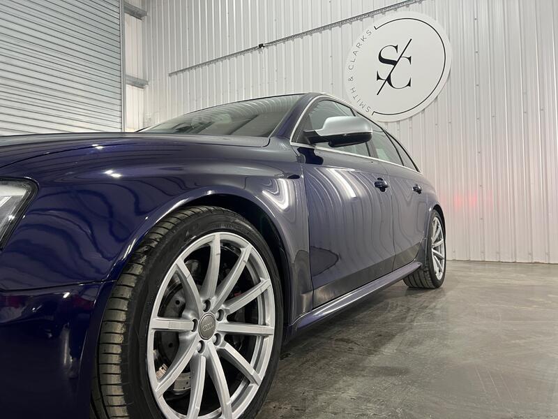 AUDI RS4