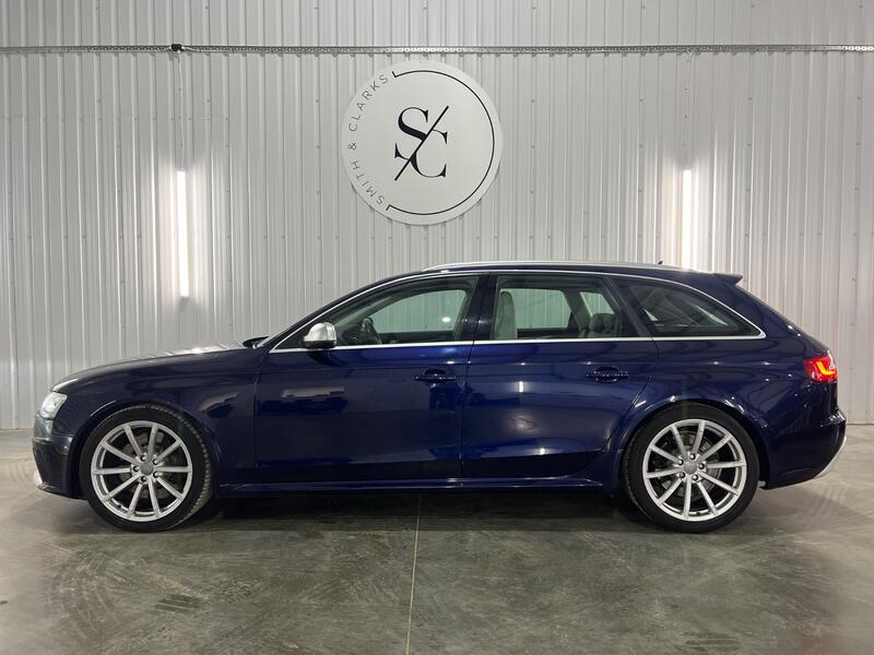 AUDI RS4