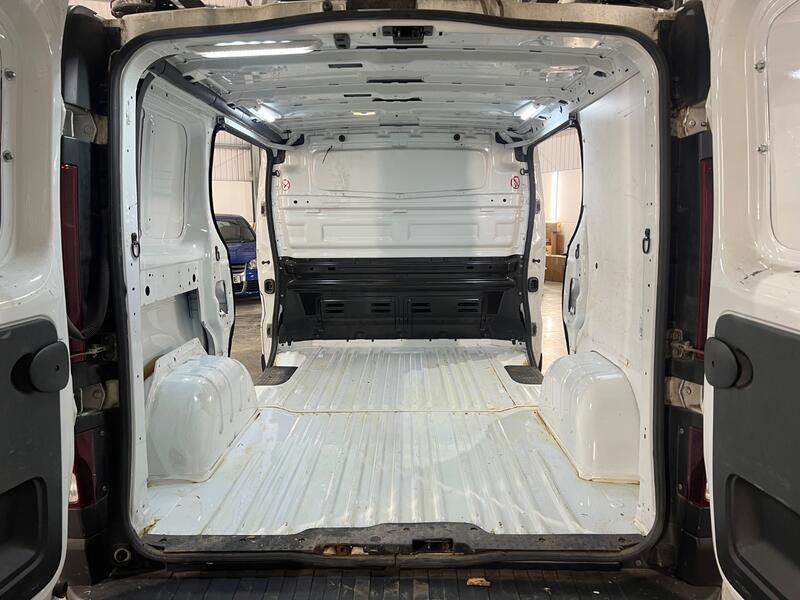 VAUXHALL VIVARO