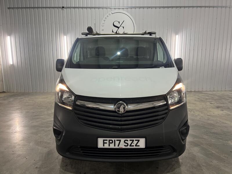 VAUXHALL VIVARO